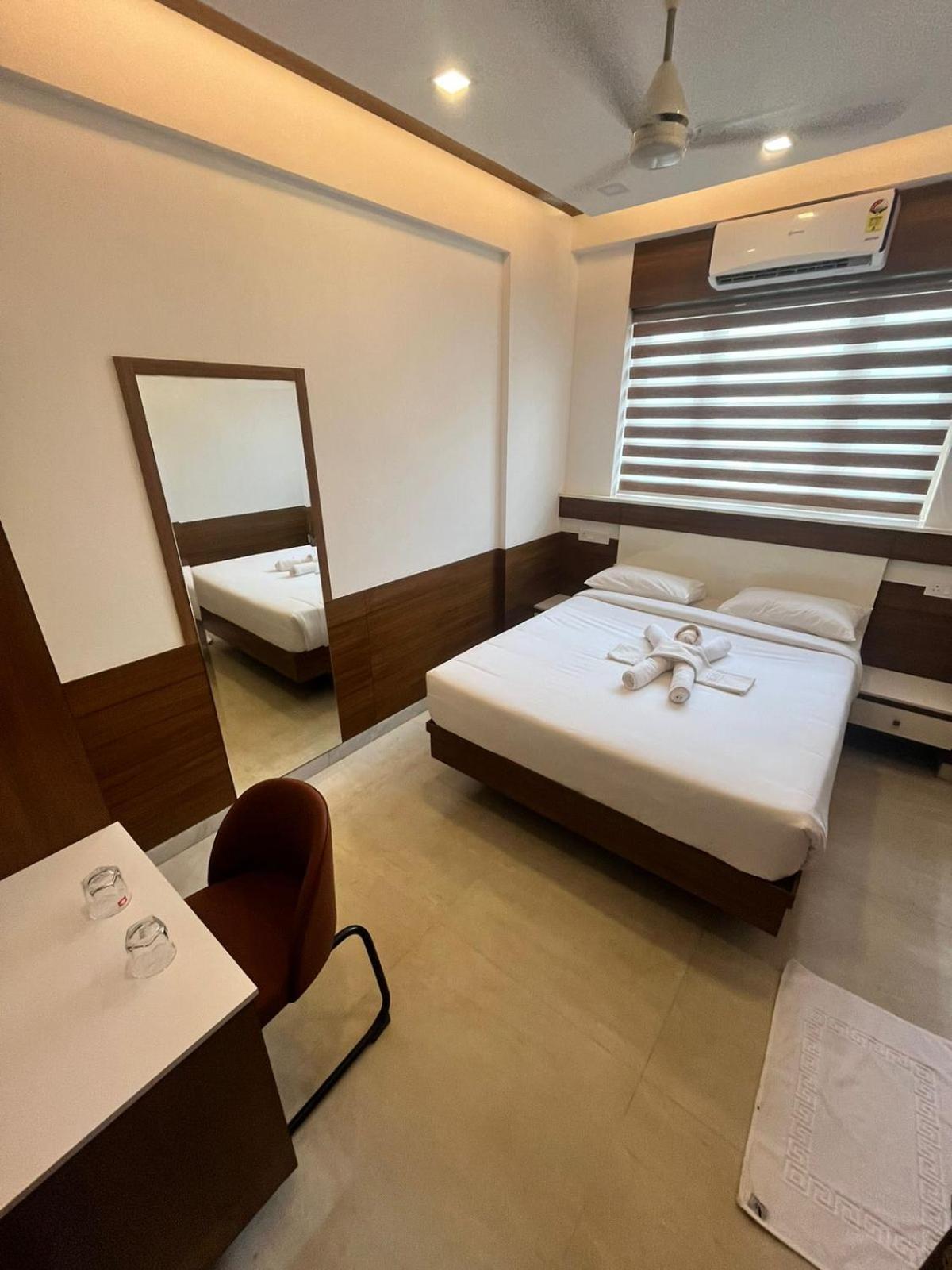 Welcome Hotels Thrissur Buitenkant foto