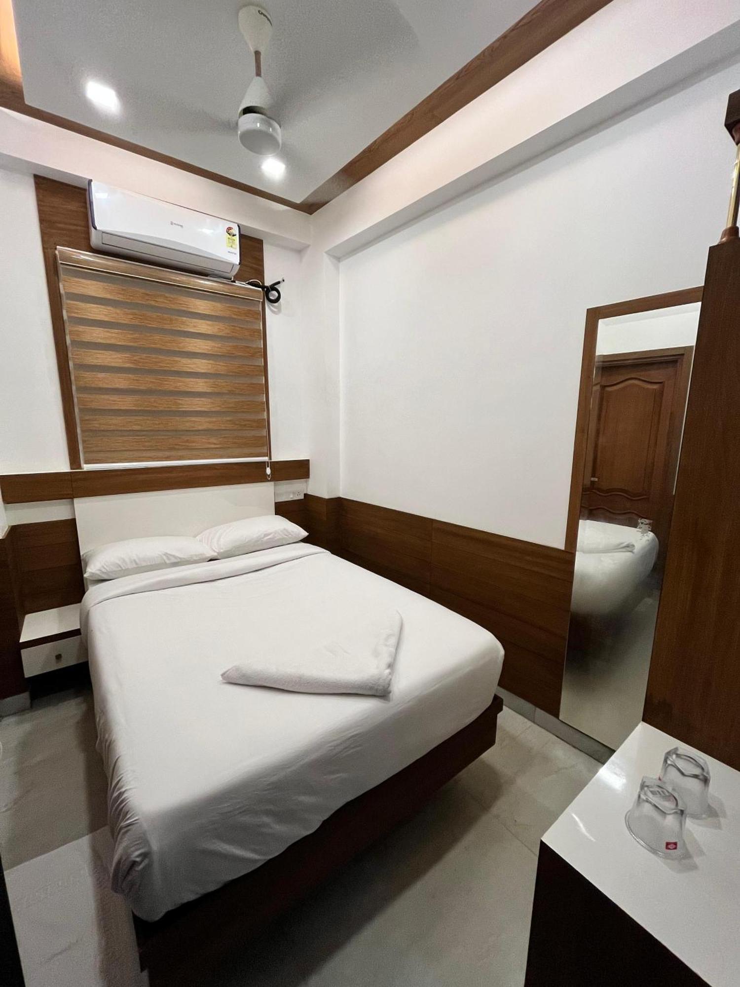 Welcome Hotels Thrissur Buitenkant foto