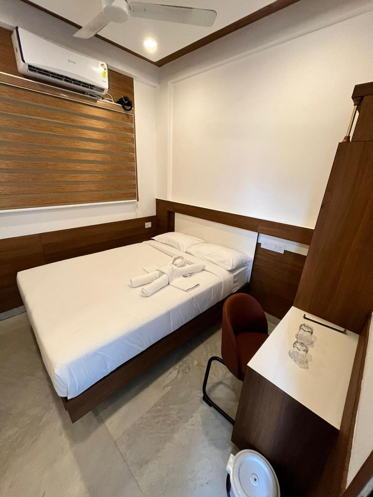 Welcome Hotels Thrissur Buitenkant foto