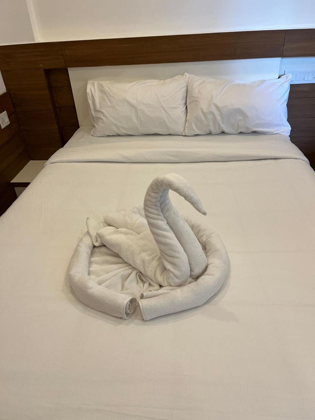 Welcome Hotels Thrissur Buitenkant foto