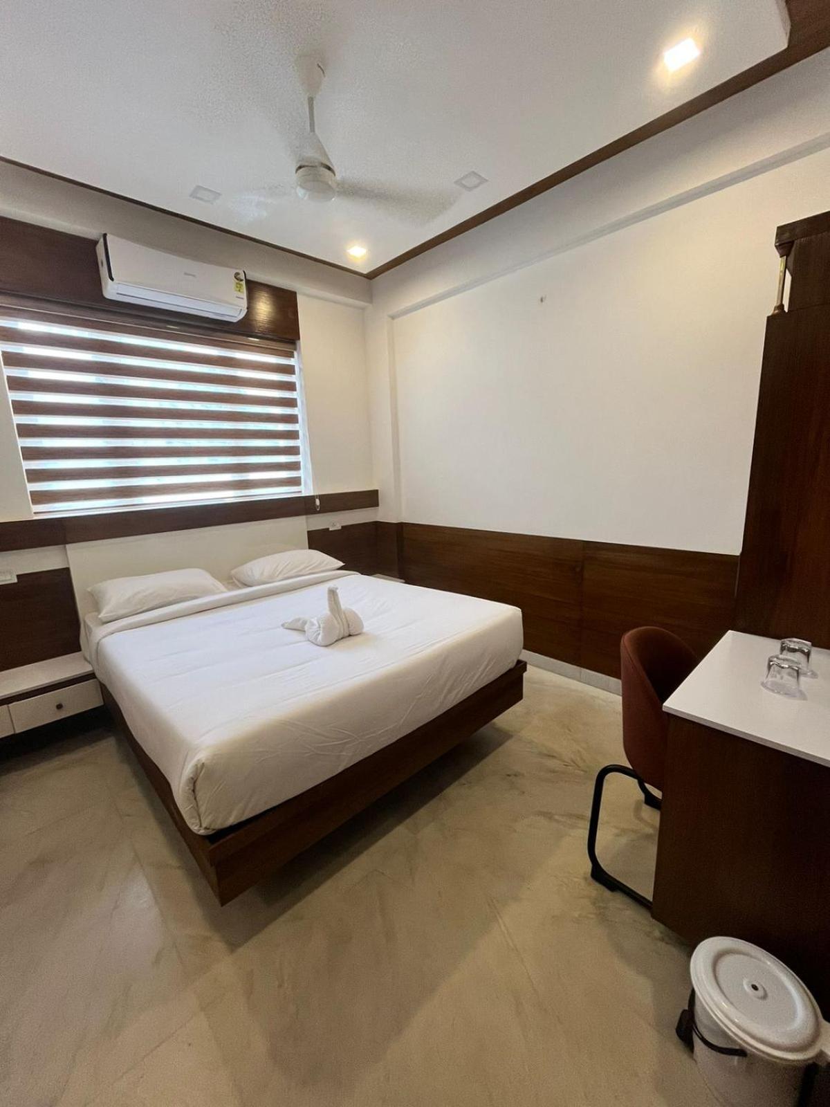 Welcome Hotels Thrissur Buitenkant foto